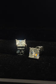 حلق الماس 2 قيراط